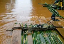 Gethek Transportasi Alternatif Warga Terdampak Banjir di Konut Gethek Transportasi Alternatif Warga Terdampak Banjir di Konut