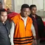 Terima Suap Rp409 juta, Bupati Busel Resmi Jadi Tahanan KPK OTT Bupati Busel, KPK Sita Alat Peraga Kampanye Salah Satu Paslon Pilgub Sultra