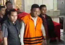 Terima Suap Rp409 juta, Bupati Busel Resmi Jadi Tahanan KPK OTT Bupati Busel, KPK Sita Alat Peraga Kampanye Salah Satu Paslon Pilgub Sultra