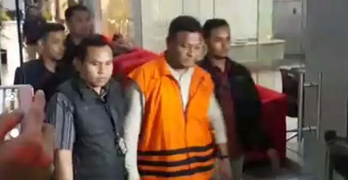 OTT Bupati Busel, KPK Sita Alat Peraga Kampanye Salah Satu Paslon Pilgub Sultra