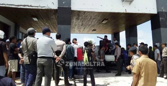 demo Minim Lapangan Kerja, Warga Butur Demo di DPRD