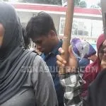 Desak Hakim Jatuhkan Hukuman Berat, Ibunda Jalil dan Sekelompok Massa Demo Pengadilan Desak Hakim Jatuhkan Hukuman Berat, Ibunda Jalil dan Sekelompok Massa Demo Pengadilan