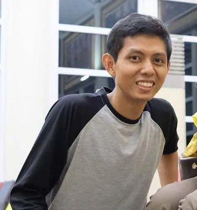 Branch Manager Garuda Wakatobi Denis Aprianus Lulu