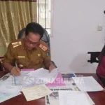 Ini Alasan Disdukcapil Kolut Lambat Lakukan Pelayanan Kepala Dinas disdukcapil Kolut, Salewangan
