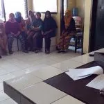 Gaji Tak Kunjung Dibayar, Puluhan Honorer DLH Butur Mengadu ke Polisi Gaji Tak Kunjung Dibayar, Puluhan Honorer DLH Butur Mengadu ke Polisi