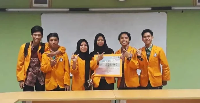 Wakil UHO Juara Dua Karya Tulis Ilmiah Economics Expo 2018