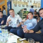 Saat Hugua, ARS, SBL, Ditemani Zul Ngopi Bareng Pecinta Kopi Haji Anto Saat Hugua, ARS, SBL, Ditemani Zul Ngopi Bareng Pecinta Kopi Haji Anto