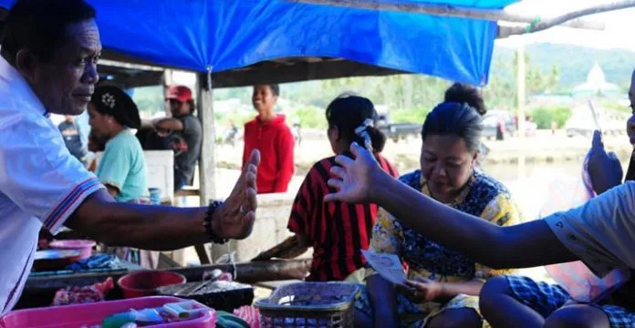 Hugua Sarankan Bupati Bombana Bangun Pasar Bajo Higienis