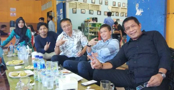 Saat Hugua, ARS, SBL, Ditemani Zul Ngopi Bareng Pecinta Kopi Haji Anto