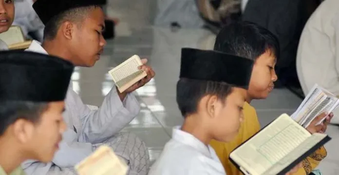ilustrasi_pesantren_mengaji Ramadhan, Pesantren Kilat Masih Jadi Kegiatan Rutin Sekolah di Kendari