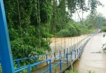 Jembatan Penghubung Padalere Konut Diterjang Banjir, Masyarakat Dua Desa Terisolir Jembatan Penghubung Padalere Konut Diterjang Banjir, Masyarakat Dua Desa Terisolir