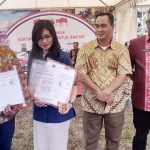 Alokasikan APBD untuk Pembayaran BPJS Kesehatan Warga, Pemda Kolaka Raih Penghargaan UHC program JKN-KIS Alokasikan APBD untuk Pembayaran BPJS Kesehatan Warga, Pemda Kolaka Raih Penghargaan UHC program JKN-KIS