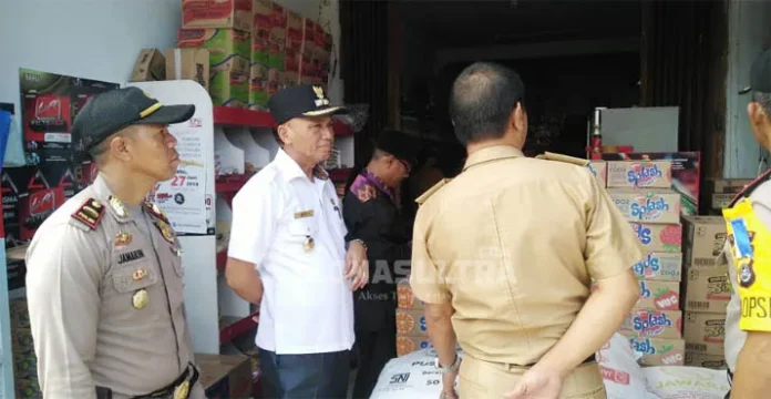 Pastikan Ketersediaan Sembako, Wabup Kolut Sidak Distributor