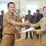 Asriani Porosi Resmi Menjabat Plh Sekda Konawe Asriani Porosi Resmi Menjabat Plh Sekda Konawe