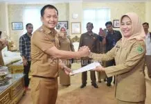 Asriani Porosi Resmi Menjabat Plh Sekda Konawe Asriani Porosi Resmi Menjabat Plh Sekda Konawe