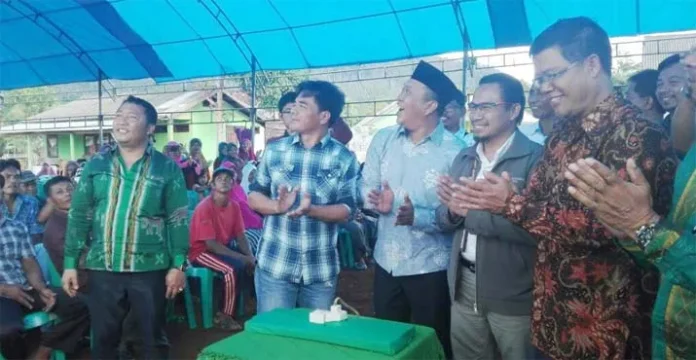 Dialiri Listrik, 200 KK di Konut Bebas Dari Kegelapan