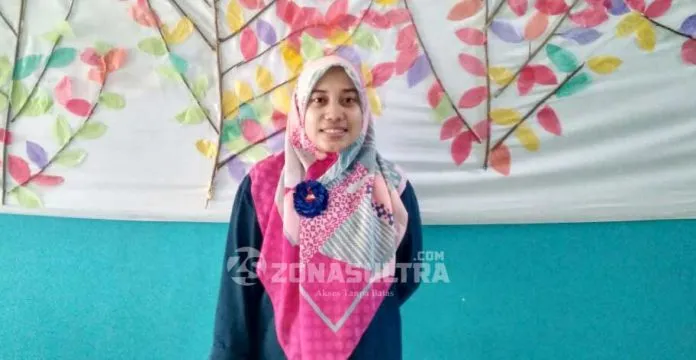Guru Taman Kanak-kanak (TK) A Lazuardi Ibnu Sina, Tika Asri Enggalwati