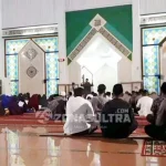 Masyarakat Bersama Polisi di Kendari Doakan Syuhada Polisi yang Gugur di Mako Brimob Masyarakat Bersama Polisi di Kendari Doakan Syuhada Polisi yang Gugur di Mako Brimob