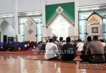 Masyarakat Bersama Polisi di Kendari Doakan Syuhada Polisi yang Gugur di Mako Brimob Masyarakat Bersama Polisi di Kendari Doakan Syuhada Polisi yang Gugur di Mako Brimob