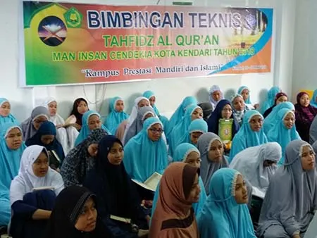 Serunya Siswa MAN IC Kendari Isi Ramadan dengan Tahfdiz Camp
