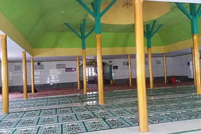 Masjid Raya Raha, Masjid Tertua di Kota Raha