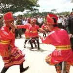 Tinjau Program TMMD di Mubar, Kasdam XIV Hasanuddin Disambut Silat Muna Tinjau Program TMMD di Mubar, Kasdam XIV Hasanuddin Disambut Silat Muna