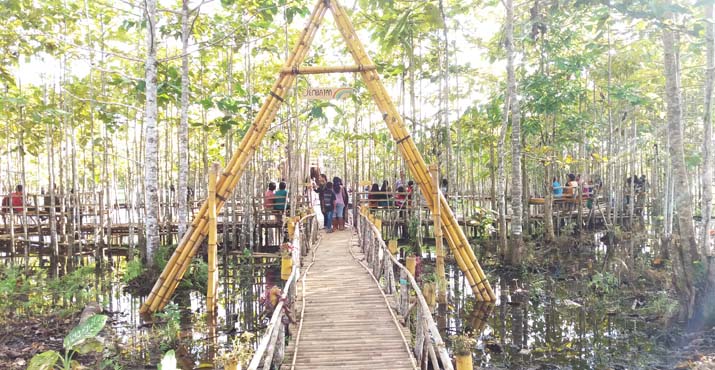 Jembatan Pelangi Danau Gempol, Destinasi Baru di Mubar