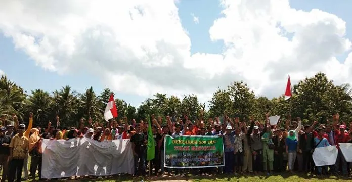 Ratusan Masyarakat Napano Kusambi Gelar Aksi Tolak Perusahaan Jati Nuklir