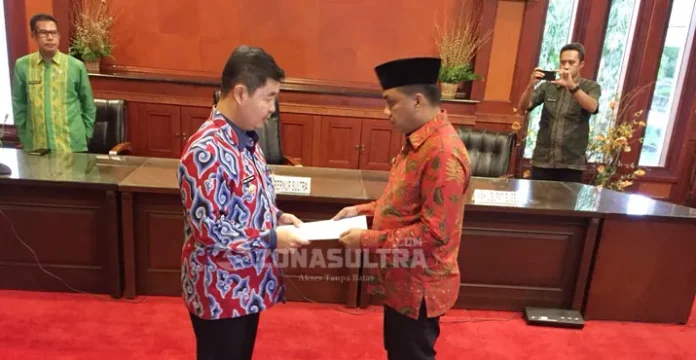 Dilantik jadi Plt Bupati Busel, Laode Arusani Janji Lanjutkan Program Agus Faisal