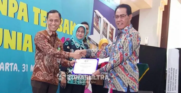 penghargaan Implememtasi KTR Maksimal, Pemda Bombana Sabet Penghargaan Paramesti