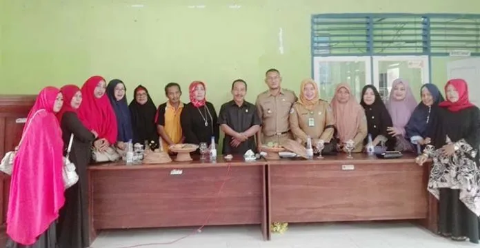 reses_sukarman Reses Sukarman di Kelurahan Padaleu, Warga Keluhkan Banjir Hingga Infrastruktur Jalan