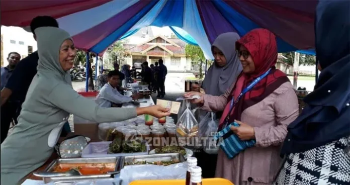 takjil1 Cari Takjil Untuk Berbuka Puasa, Yuk ke Bazar Kuliner Ramadan BI