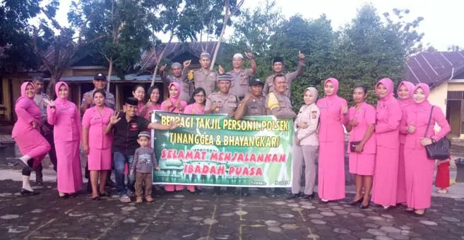 Kapolsek Beragama Hindu di Konsel Rutin Berbagi Takjil