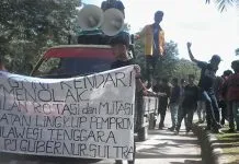 PJ Gubernur Sultra Didesak Tak Mutasi Pejabat di Momen Pilgub PJ Gubernur Sultra Didesak Tak Mutasi Pejabat di Momen Pilgub