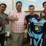 IMI Sultra Berikan 4 Wearpack ke Pembalap Potensial IMI Sultra Berikan 4 Wearpack ke Pembalap Potensial