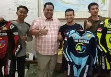 IMI Sultra Berikan 4 Wearpack ke Pembalap Potensial IMI Sultra Berikan 4 Wearpack ke Pembalap Potensial