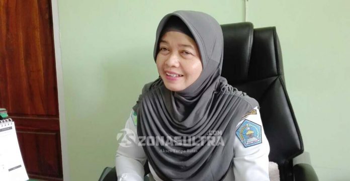 Kepala Dinas Kesehatan (Kadinkes) Kota Kendari Rahminingrum