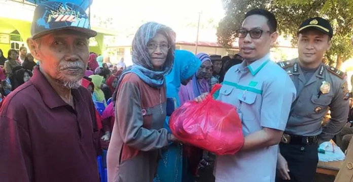 ANTAM berbagi, Salurkan 1.250 Paket Sembako ke Warga Pomalaa