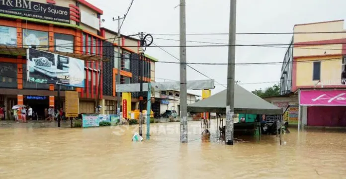 Jalan Bunggasi Anduonohu Terendam Banjir, Akses Poasia-Abeli Terputus