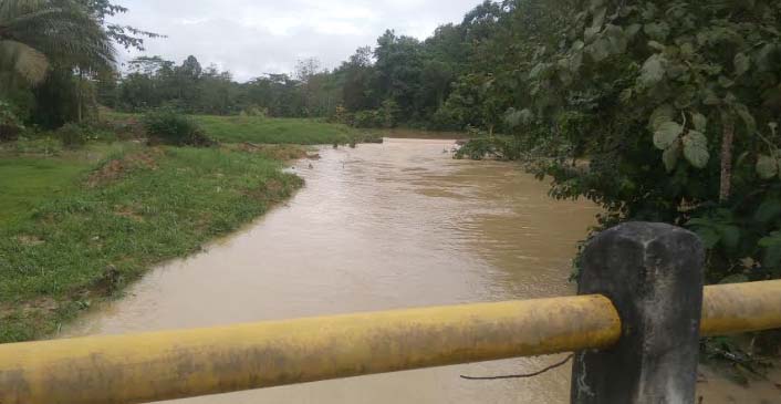 Warga Korban Banjir di Desa Lawoila Konsel Mulai Kembali ke Rumah