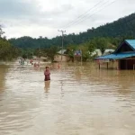 Korban Banjir di Moramo Masih Bertahan di Posko Pengungsian BANJIR - Banjir yang melanda satu TPS Banjir, Satu TPS di Konsel Tetap Gelar Pencoblosan Pilgub