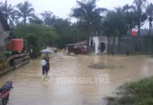 Korban Banjir Wanggu, Rumah Sudah Dibersihkan Kembali Direndam Air Korban Banjir Wanggu, Rumah Sudah Dibersihkan Kembali Direndam Air