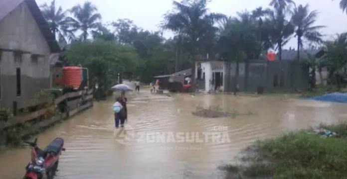 banjir wanggu1 Korban Banjir Wanggu, Rumah Sudah Dibersihkan Kembali Direndam Air