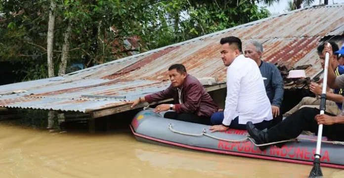 Ketua PHRI Sultra Kunjungi Korban Banjir di Wanggu