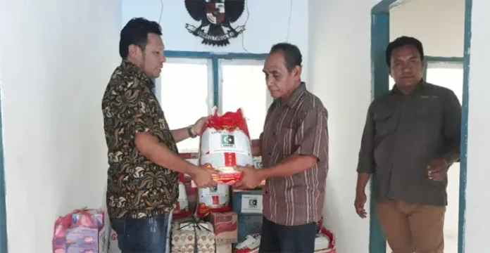 bantuan banjir butur KAHMI Butur Salurkan Bantuan pada Korban Banjir