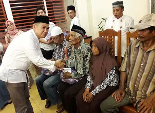 Buka Bersama Insan Pers, Pemda Kolaka Santuni Kaum Dhuafa
