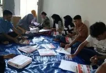Surat Suara Pilgub Sultra di Buteng, 1.499 Lembar Rusak Surat Suara Pilgub Sultra di Buteng, 1.499 Lembar Rusak