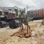 jalan rusak kendari1