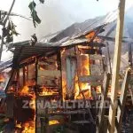 Rumah Kos di Muna Dilalap Si Jago Merah Rumah Kos di Muna Dilalap Si Jago Merah