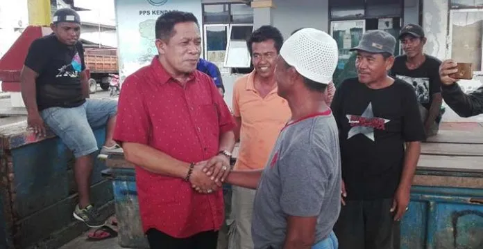 Kunjungi PPS Kendari dan TPAS Puwatu, Hugua Disambut Antusias Nelayan dan Pemulung